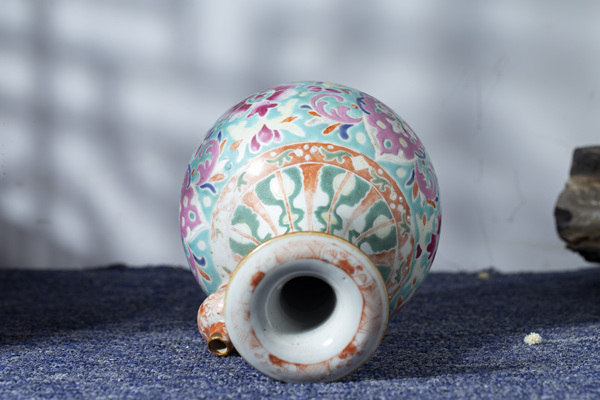古玩陶瓷清雍正·粉彩花卉紋軍持拍賣，當(dāng)前價(jià)格2310元