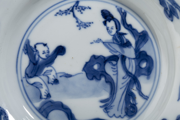 古玩陶瓷清康熙·青花三娘教子紋小碟拍賣，當前價格1400元