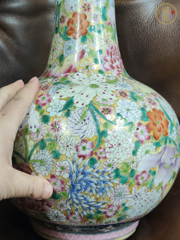 古玩陶瓷百花不落地粉彩瓶真品鑒賞圖