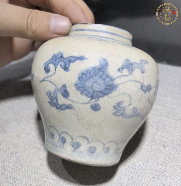 古玩陶瓷花卉紋青花罐真品鑒賞圖