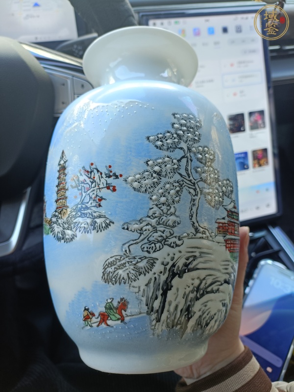 古玩陶瓷粉彩雪景圖撇口瓶真品鑒賞圖