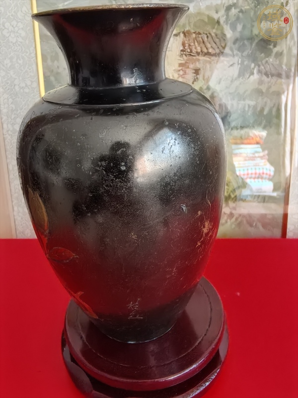 古玩陶瓷花卉紋瓶真品鑒賞圖