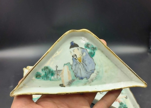 古玩陶瓷淺絳彩人物紋攢盤拍賣,當前價格1588元