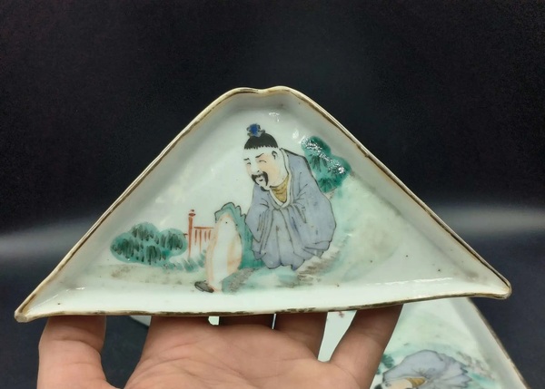 古玩陶瓷淺絳彩人物紋攢盤拍賣,當前價格1588元