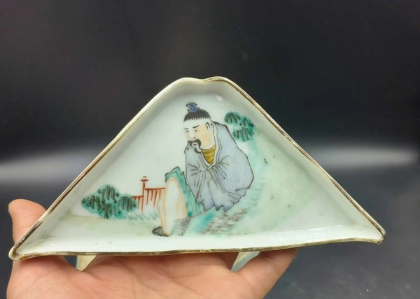 古玩陶瓷淺絳彩人物紋攢盤拍賣,當前價格1588元