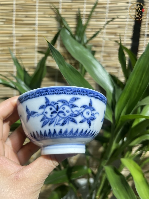 古玩陶瓷青花三多紋茶碗真品鑒賞圖