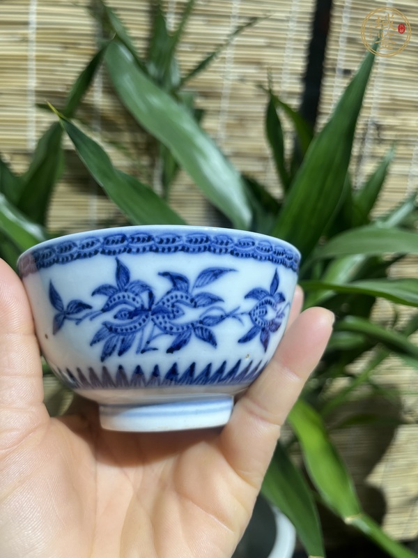 古玩陶瓷青花三多紋茶碗真品鑒賞圖