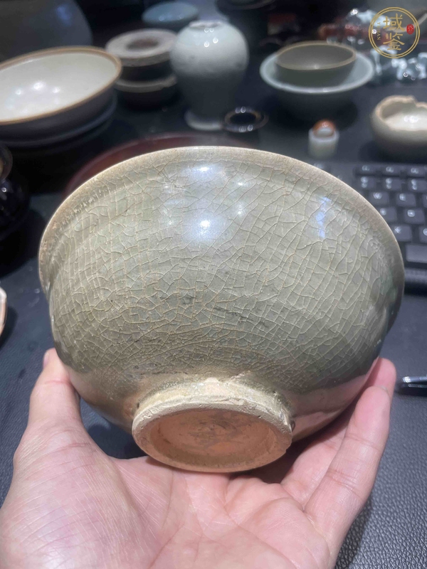 古玩陶瓷南宋 青釉碗真品鑒賞圖