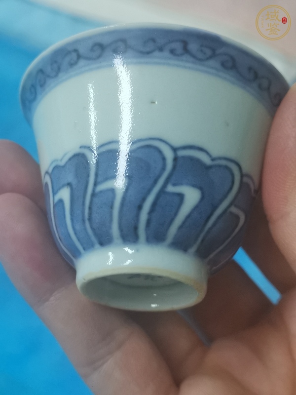 古玩陶瓷青花仰蓮紋茶杯真品鑒賞圖