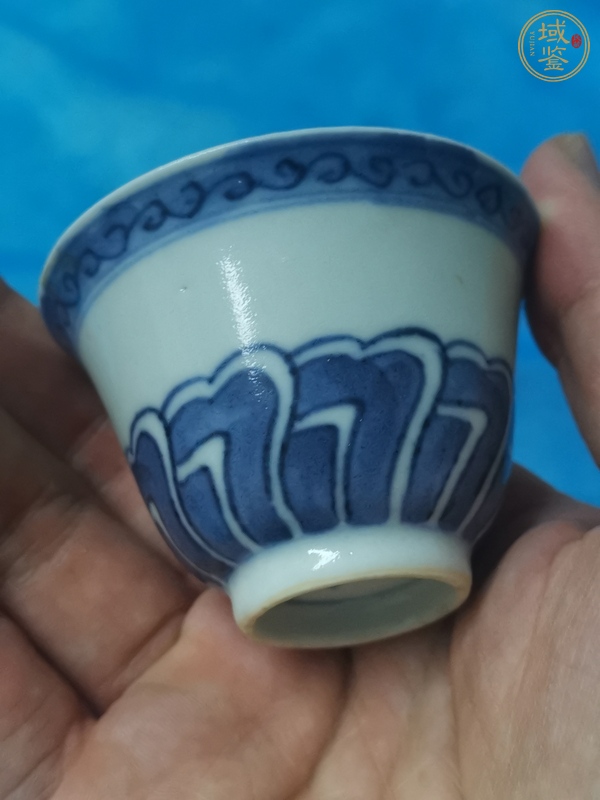 古玩陶瓷青花仰蓮紋茶杯真品鑒賞圖