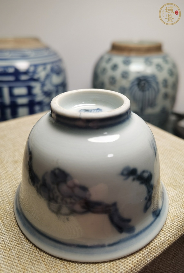 古玩陶瓷日本明治青花花鳥紋杯真品鑒賞圖