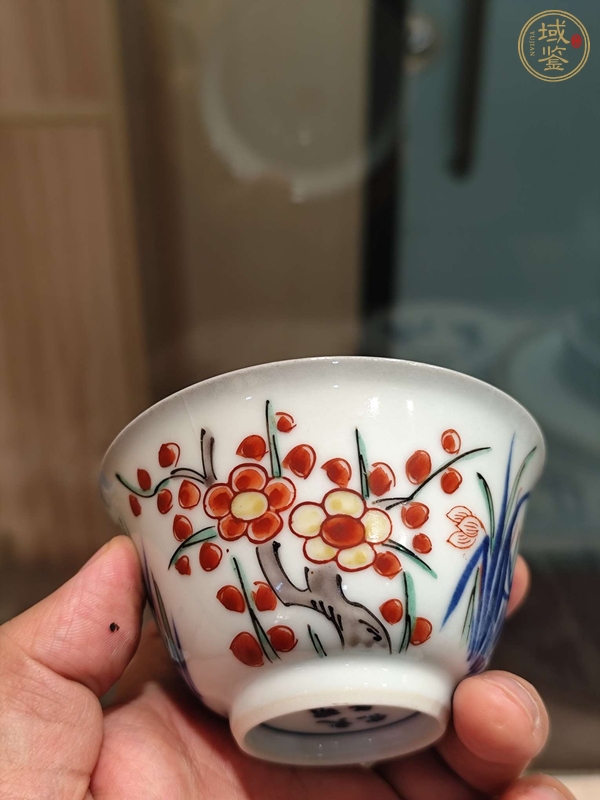 古玩陶瓷日本明治青花彩繪花卉紋杯真品鑒賞圖