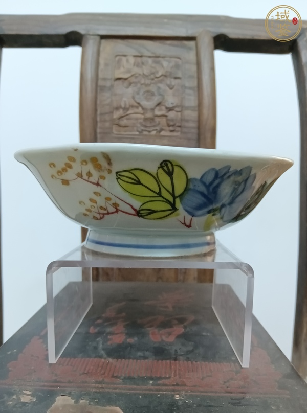 古玩陶瓷花卉紋碗真品鑒賞圖