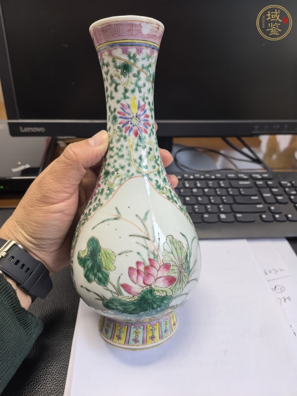 古玩陶瓷粉彩開(kāi)光四季花卉紋琵琶瓶真品鑒賞圖