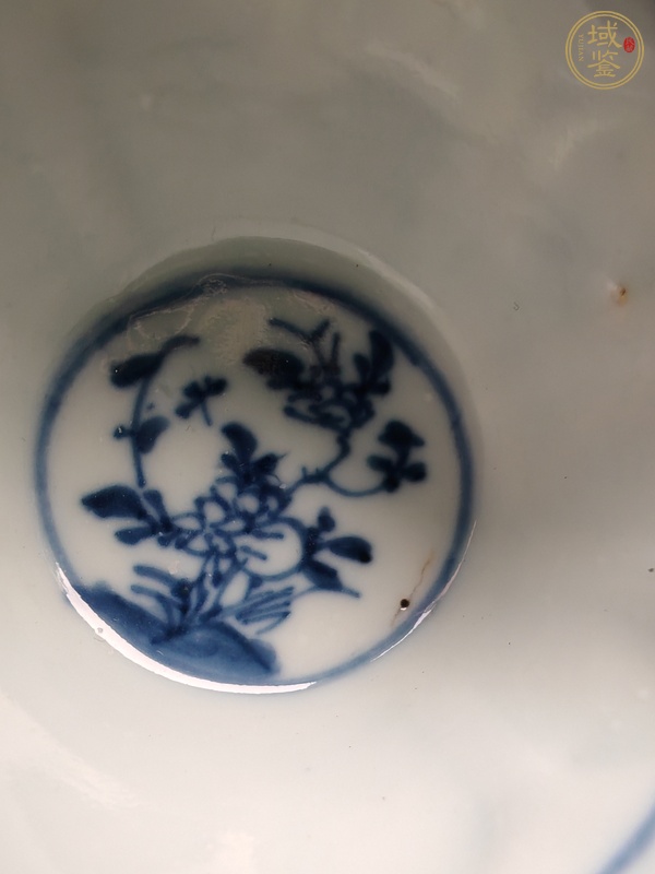 古玩陶瓷花卉紋青花杯真品鑒賞圖