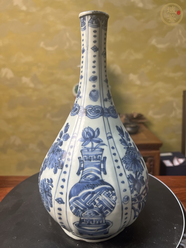 古玩陶瓷青花花卉膽瓶真品鑒賞圖