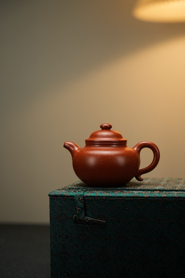 古玩雜項紫砂壺·蓮子壺拍賣,當前價格2991元