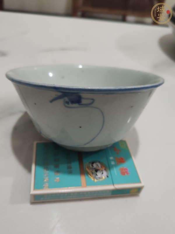 古玩陶瓷青花花卉紋茶碗真品鑒賞圖