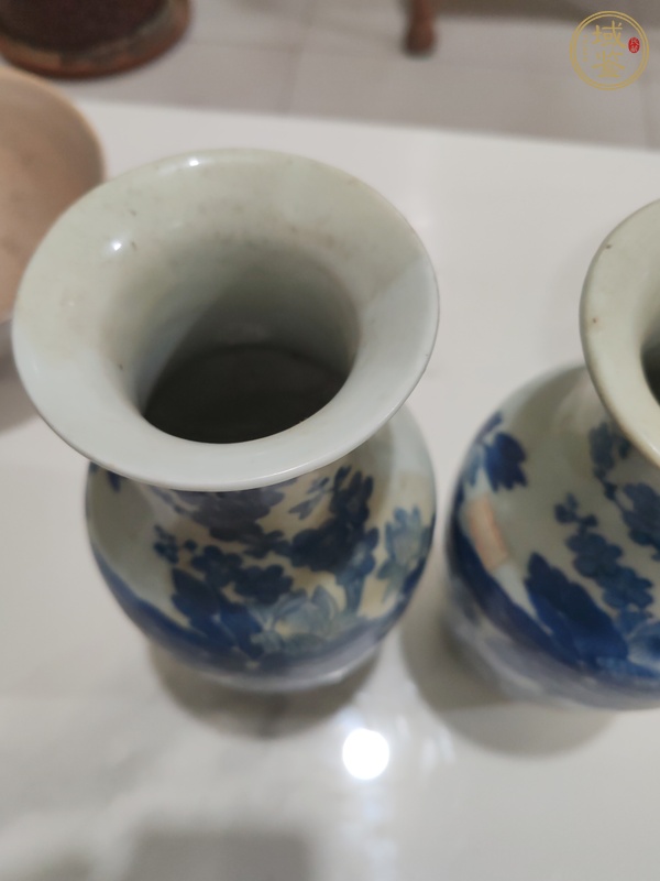 古玩陶瓷青花荷蓮紋撇口瓶真品鑒賞圖