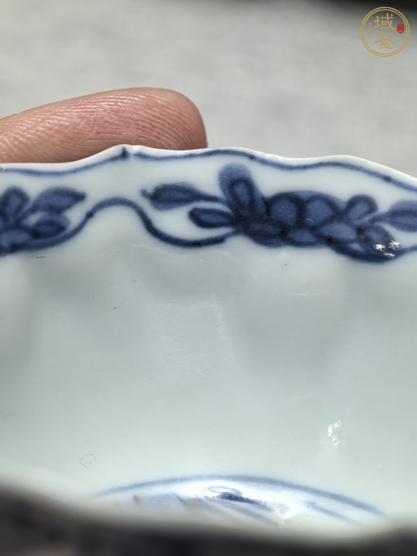 古玩陶瓷花卉紋青花杯真品鑒賞圖