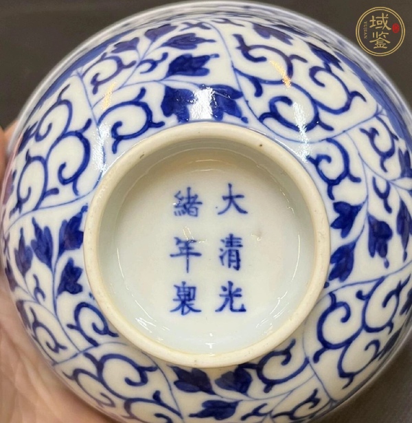 古玩陶瓷青花纏枝花卉紋蓮子碗真品鑒賞圖