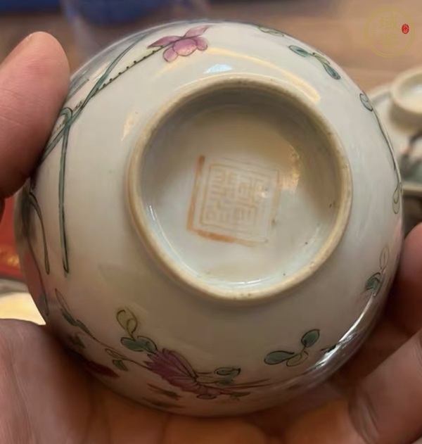 古玩陶瓷清同治 粉彩四季花卉紋蓋碗真品鑒賞圖