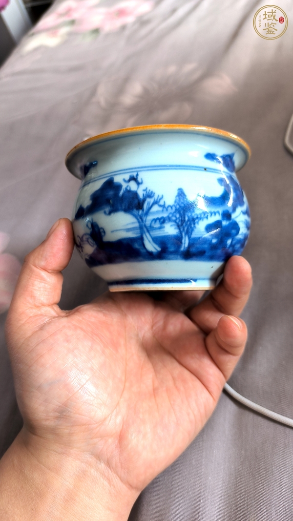 古玩陶瓷山水紋青花香爐真品鑒賞圖