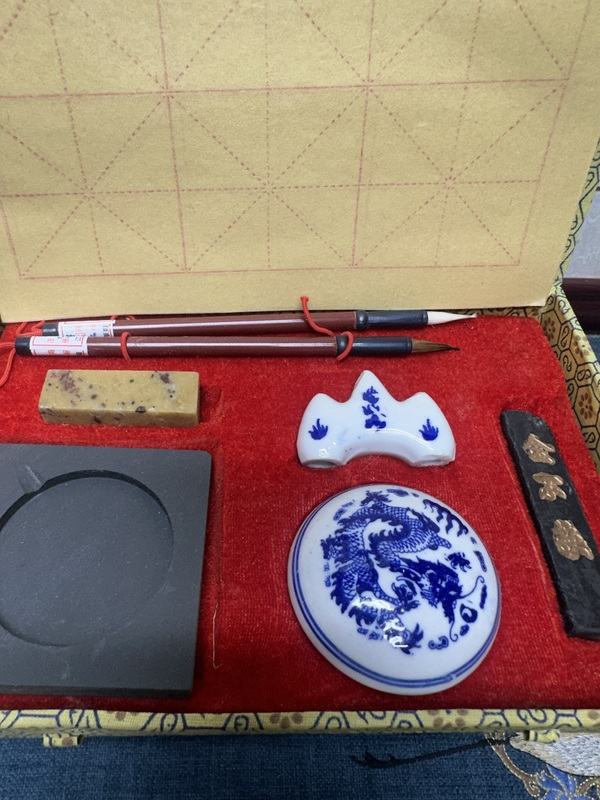 古玩陶瓷創(chuàng)匯精品龍紋青花文房四寶拍賣，當(dāng)前價(jià)格129元