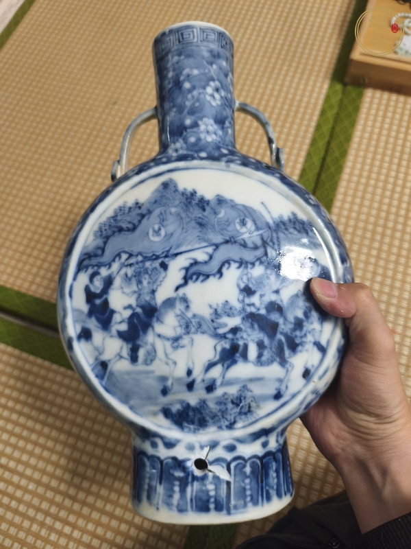 古玩陶瓷抱月瓶真品鑒賞圖