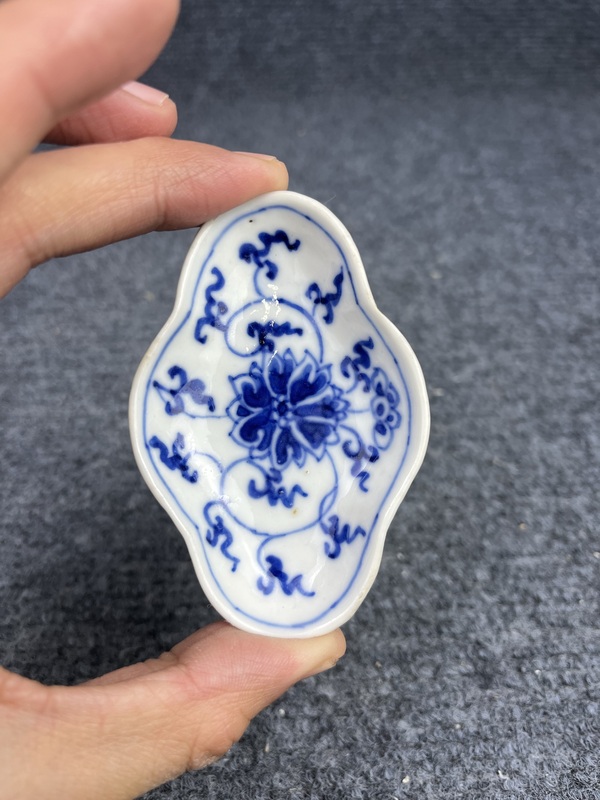 古玩陶瓷青花西番蓮筆舔拍賣,當前價格600元
