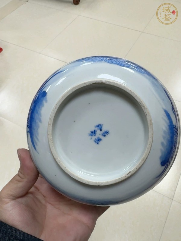 古玩陶瓷晚清青花荷塘圖蓋碗真品鑒賞圖