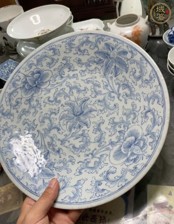 古玩陶瓷青花纏枝花卉紋盤真品鑒賞圖