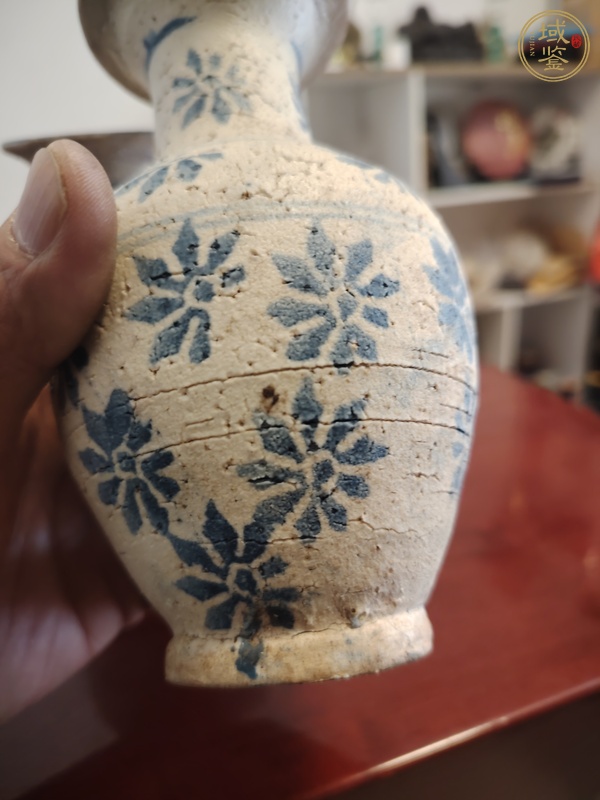 古玩陶瓷青花花卉紋撇口瓶真品鑒賞圖