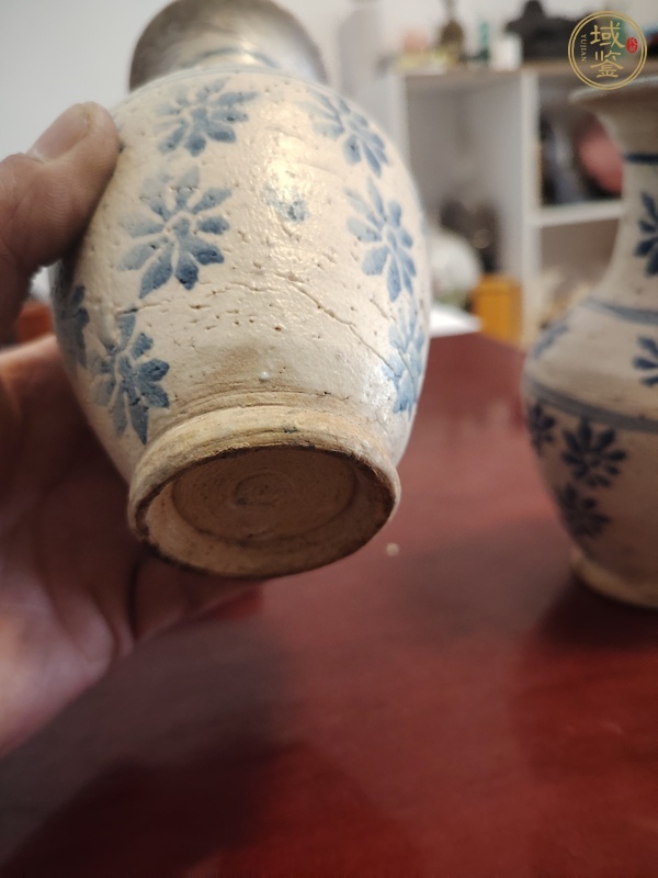 古玩陶瓷青花花卉紋撇口瓶真品鑒賞圖