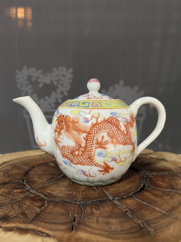 古玩陶瓷(保真卡)粉彩龍鳳呈祥紋壺拍賣,當前價格1300元