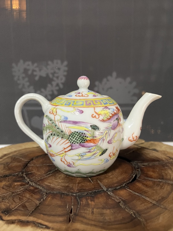 古玩陶瓷(保真卡)粉彩龍鳳呈祥紋壺拍賣,當前價格1300元