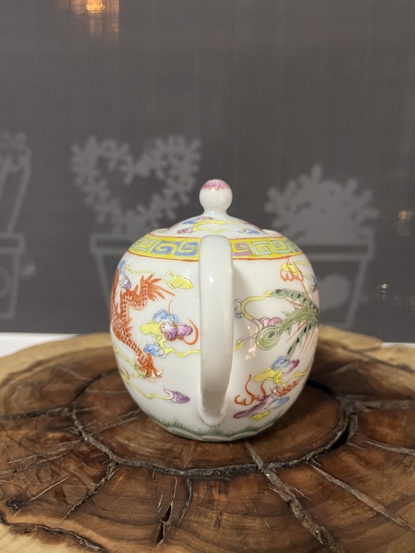 古玩陶瓷(保真卡)粉彩龍鳳呈祥紋壺拍賣,當前價格1300元