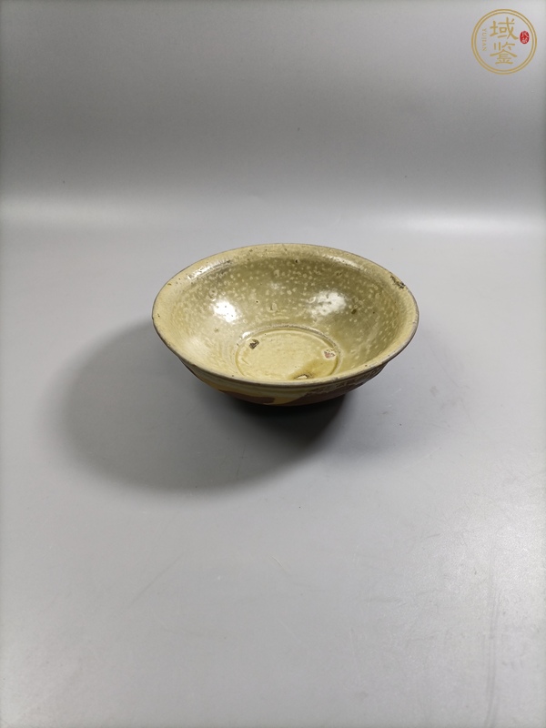 古玩陶瓷黃釉茶碗真品鑒賞圖