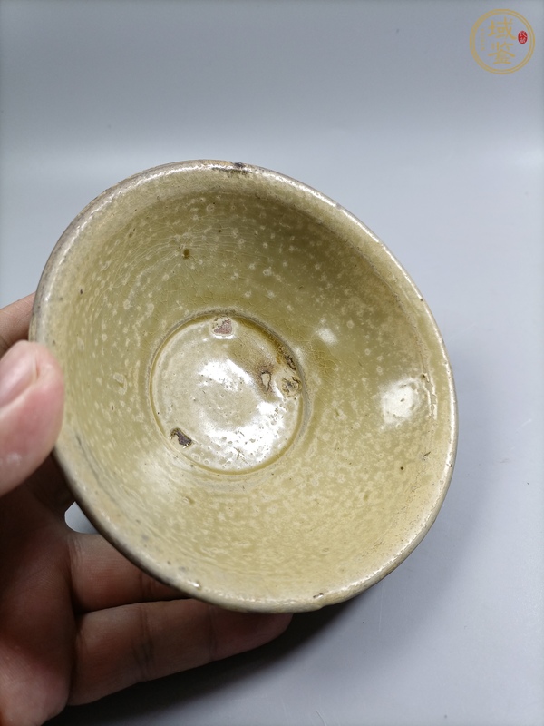 古玩陶瓷黃釉茶碗真品鑒賞圖