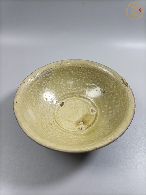 古玩陶瓷黃釉茶碗真品鑒賞圖