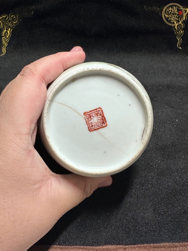 古玩陶瓷人物紋粉彩蓋缸真品鑒賞圖