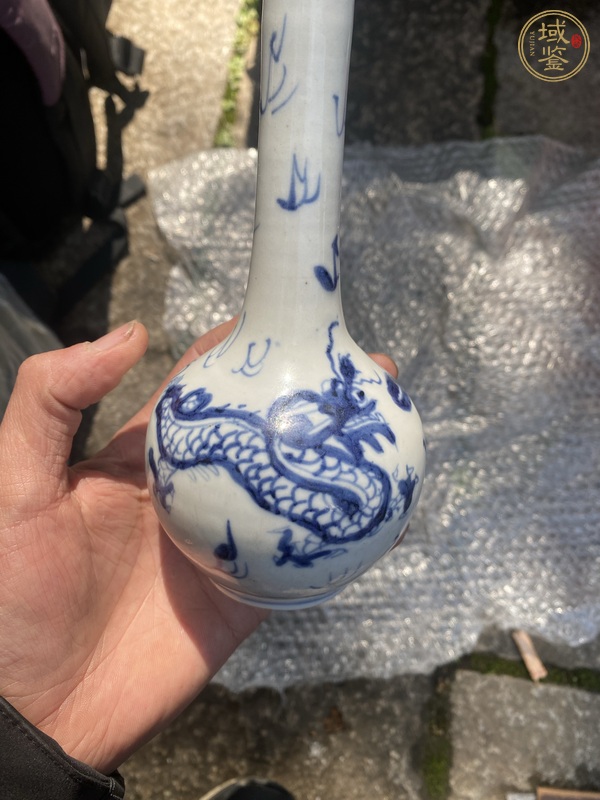 古玩陶瓷龍紋青花長頸瓶真品鑒賞圖