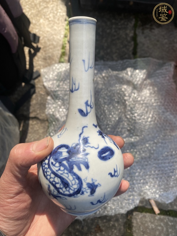 古玩陶瓷龍紋青花長頸瓶真品鑒賞圖