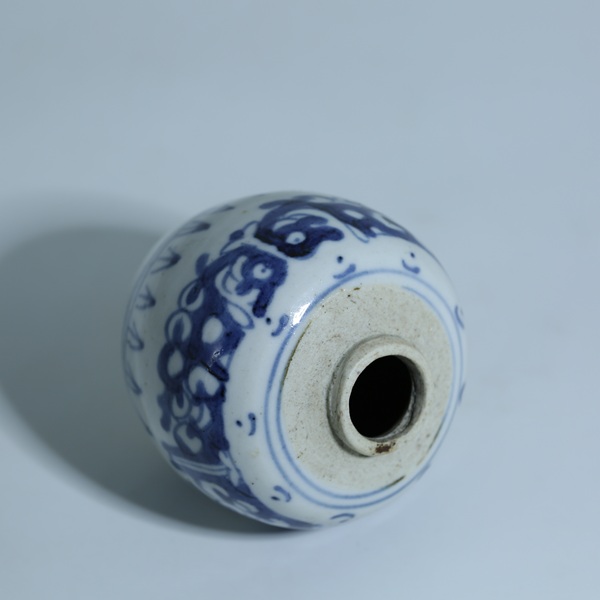古玩陶瓷清乾隆青花夔龍紋罐拍賣，當前價格3500元