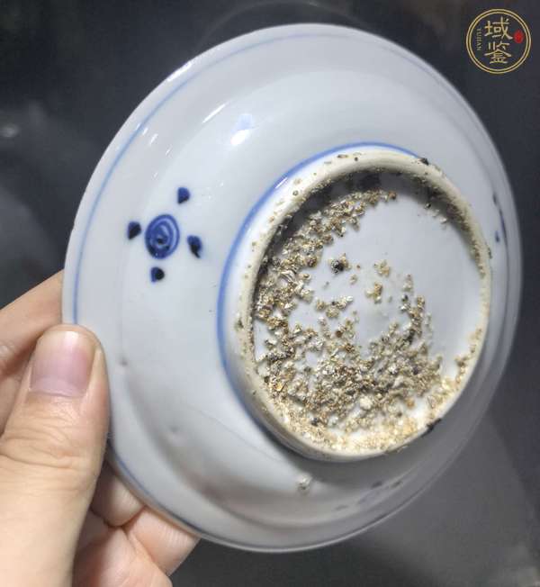 古玩陶瓷云鶴紋青花盤真品鑒賞圖