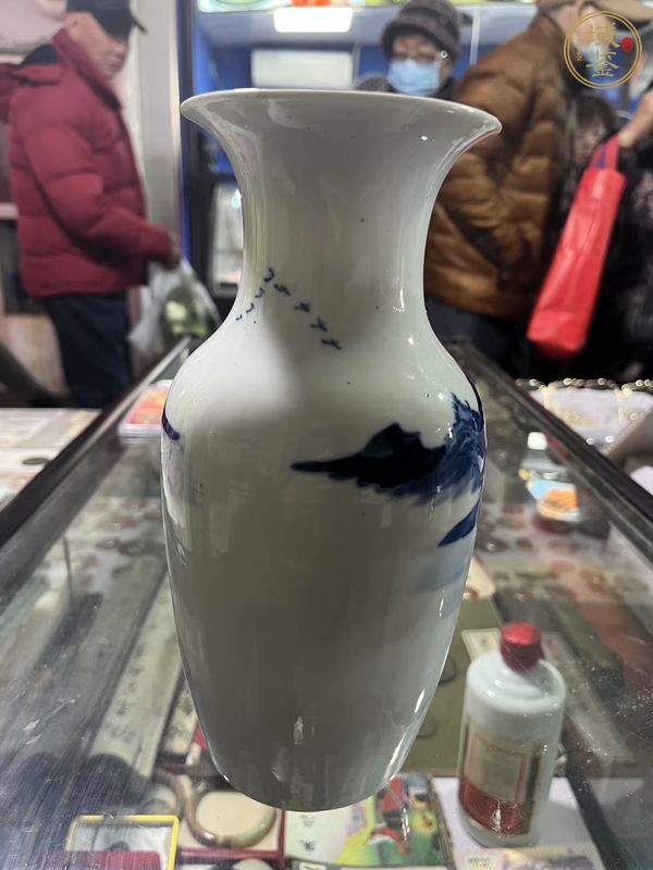 古玩陶瓷青花瓶真品鑒賞圖