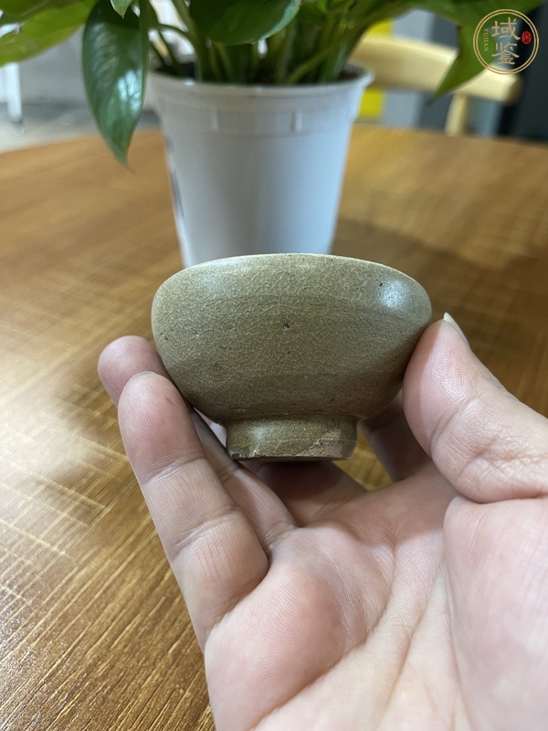 古玩陶瓷龍泉青瓷茶盞真品鑒賞圖