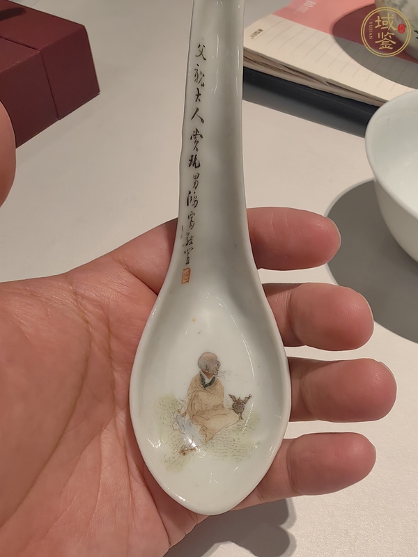 古玩陶瓷粉彩佛教人物茶碗真品鑒賞圖