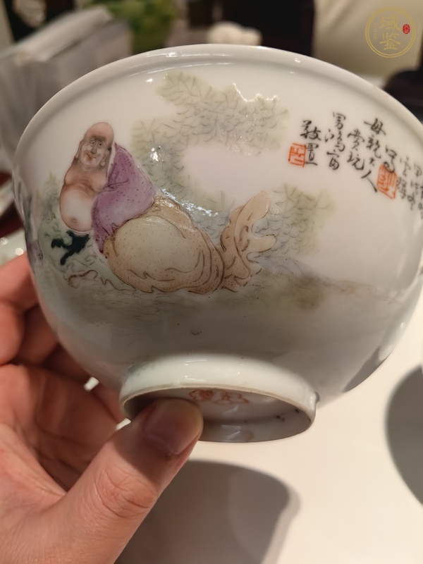 古玩陶瓷粉彩佛教人物茶碗真品鑒賞圖