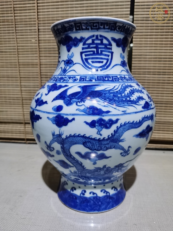 古玩陶瓷青花龍鳳紋尊瓶真品鑒賞圖